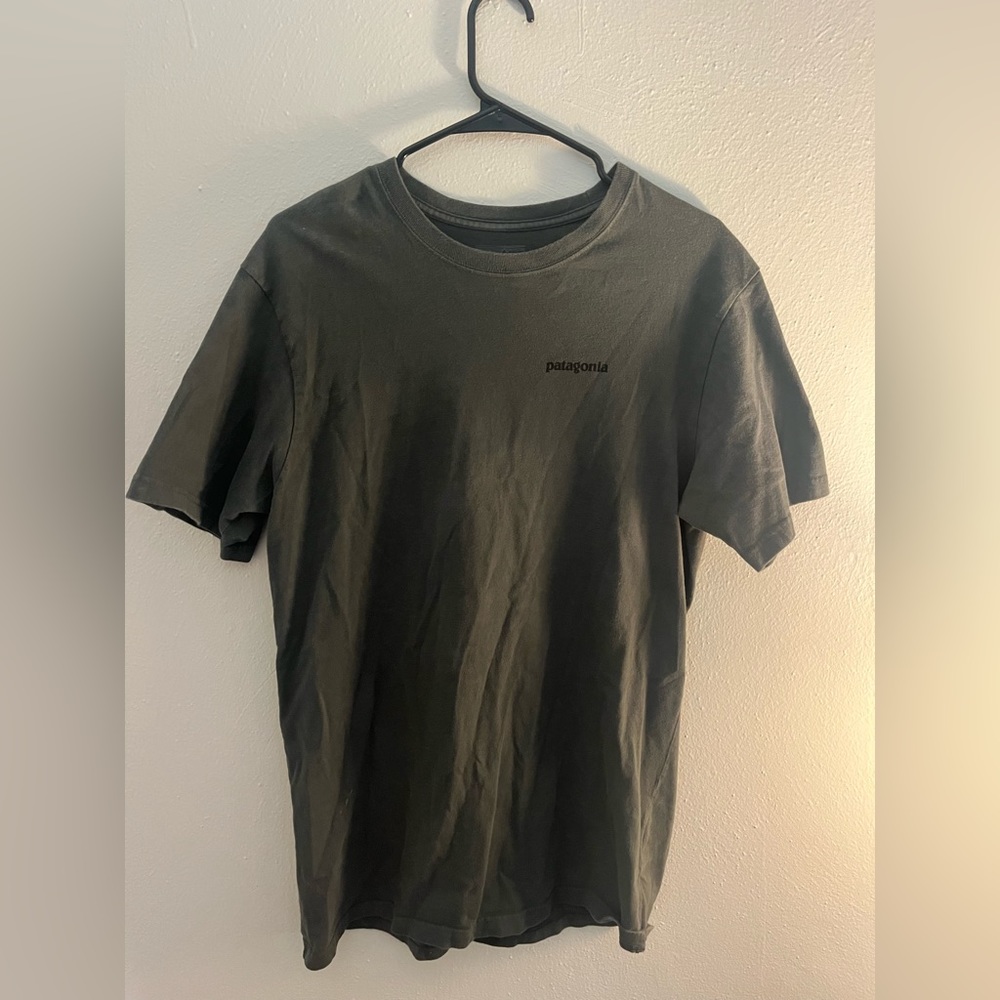 Patagonia Gray Regular Fit-Tee Shirt Size Mens Medium - Picture 2 of 5